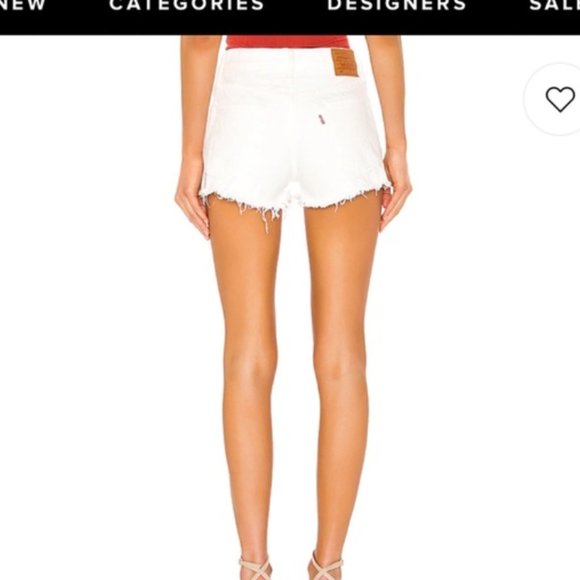 Levi’s white high rise slim through hip shorts - Picture 2 of 5